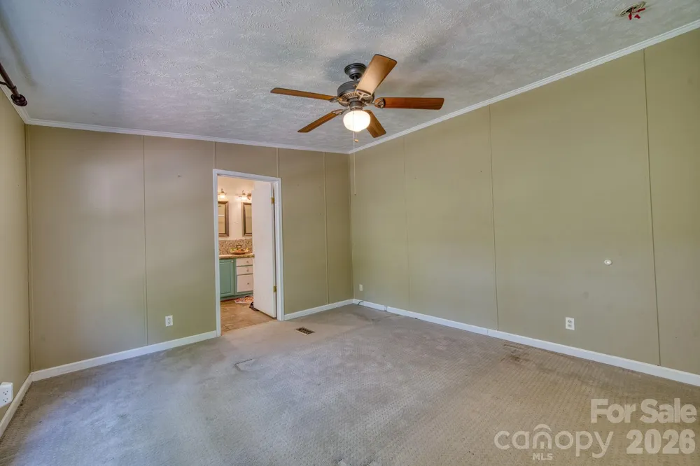 18 Henry White Lane Leicester, NC 28748