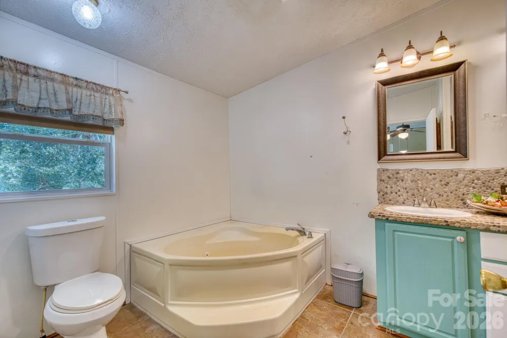 18 Henry White Lane Leicester, NC 28748