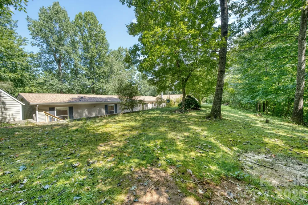 18 Henry White Lane Leicester, NC 28748