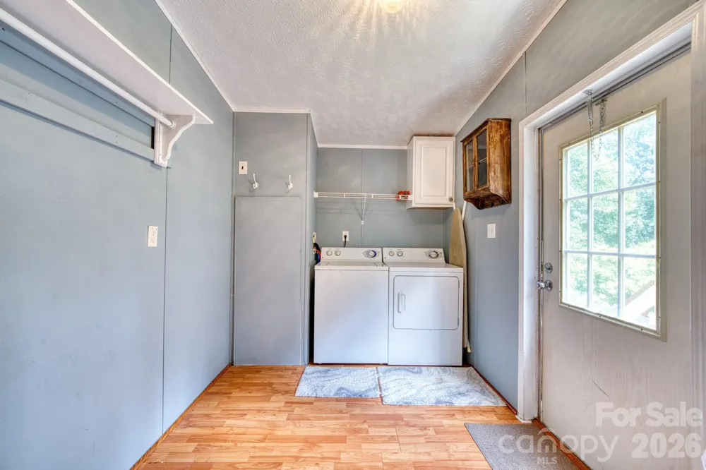 18 Henry White Lane Leicester, NC 28748