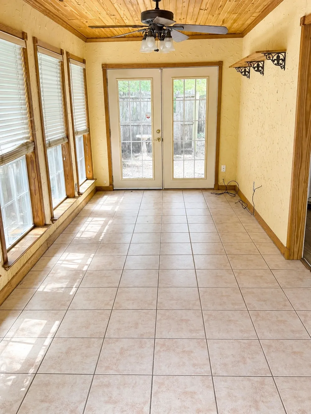 704 Dobbins Road Corsicana, TX 75110