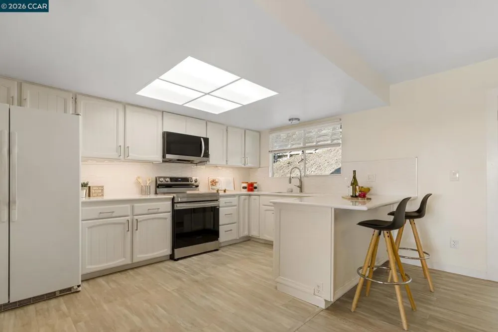 17112 Los Banos St Hayward, CA 94541
