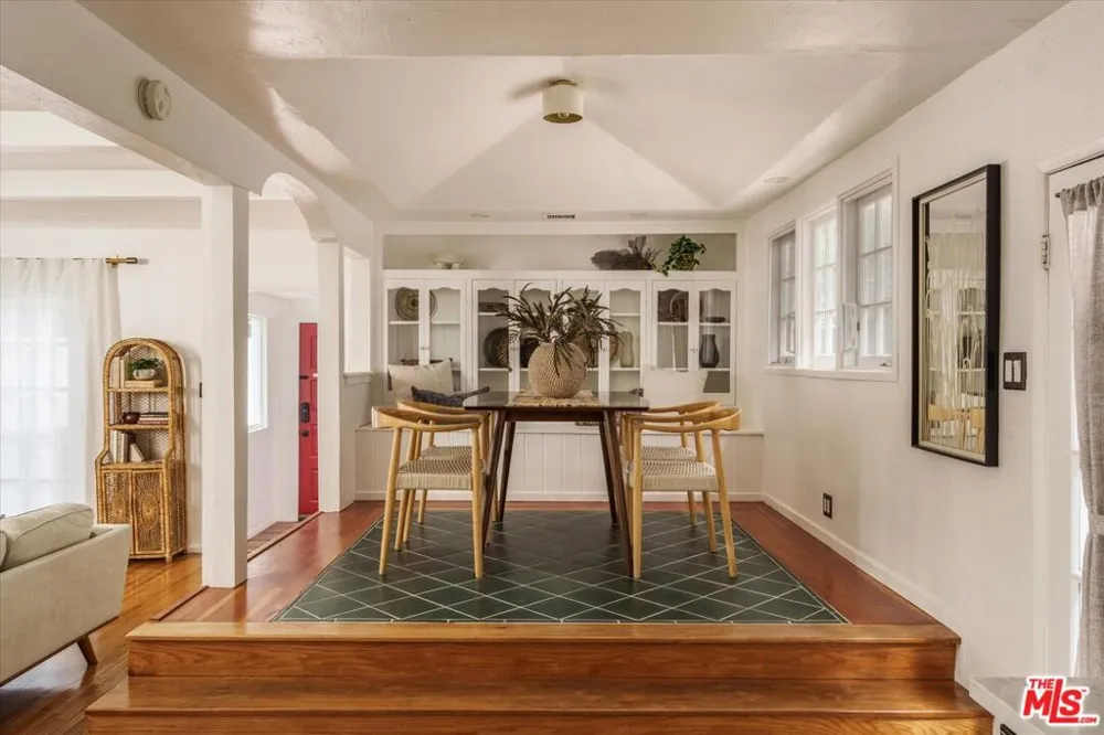 8460 Kirkwood Drive Los Angeles, CA 90046