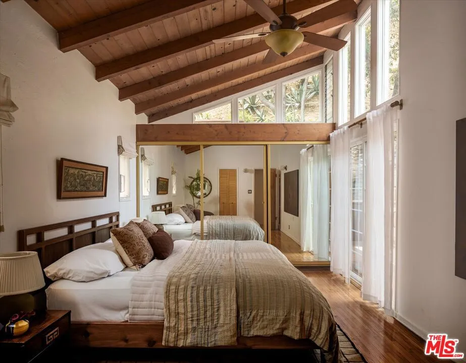 8460 Kirkwood Drive Los Angeles, CA 90046