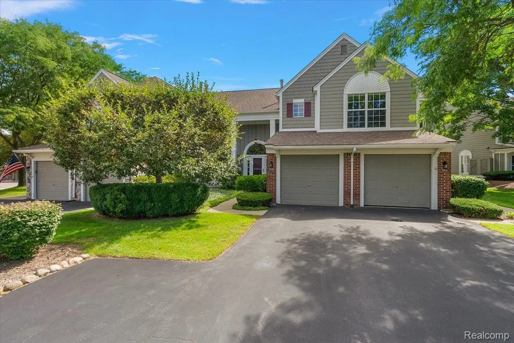 1918 Eagle Pointe Bloomfield Hills City, MI 48304