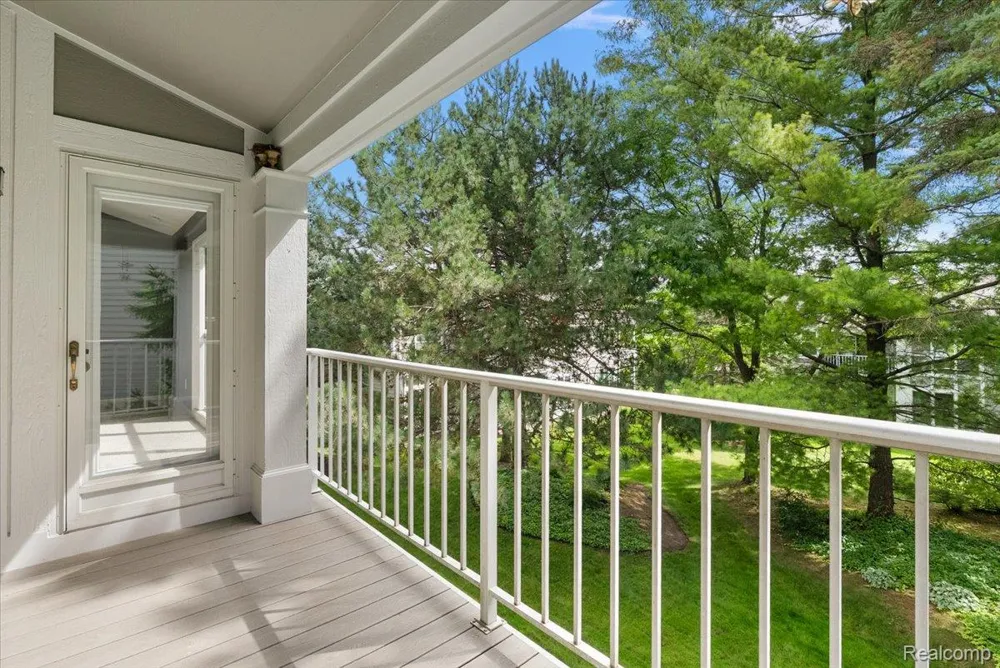 1918 Eagle Pointe Bloomfield Hills City, MI 48304