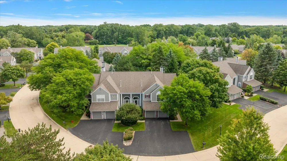 1918 Eagle Pointe Bloomfield Hills City, MI 48304