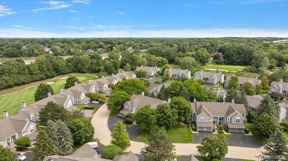 1918 Eagle Pointe Bloomfield Hills City, MI 48304