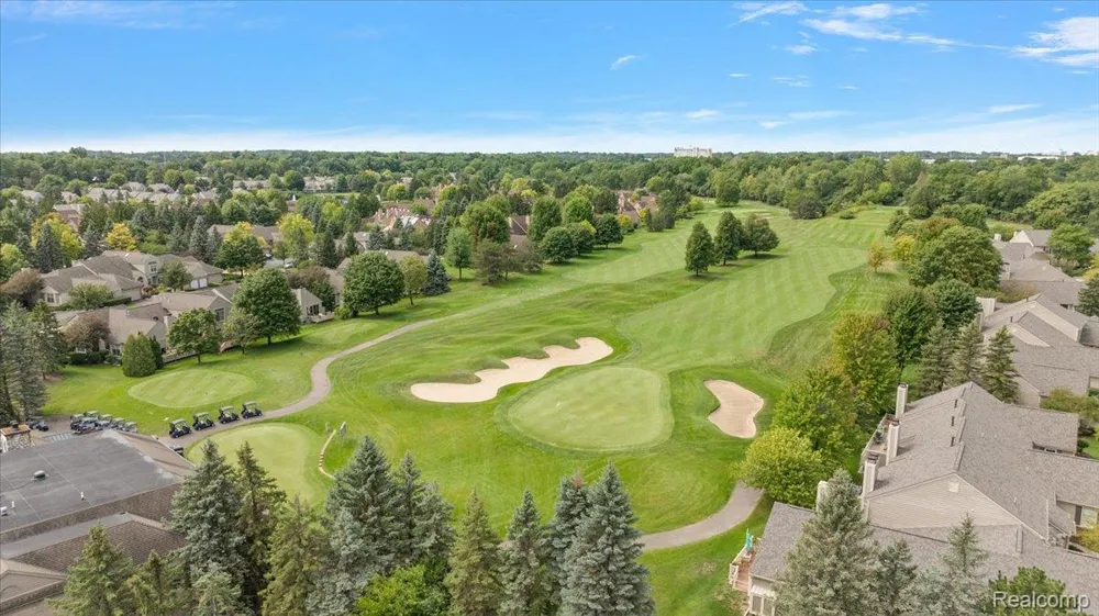 1918 Eagle Pointe Bloomfield Hills City, MI 48304