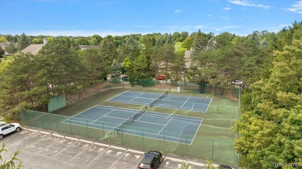 1918 Eagle Pointe Bloomfield Hills City, MI 48304