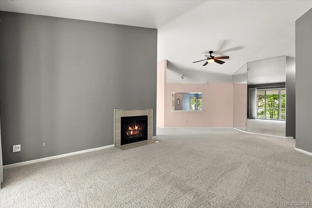 1918 Eagle Pointe Bloomfield Hills City, MI 48304