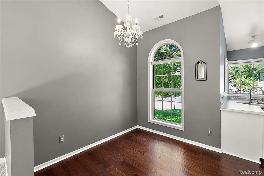1918 Eagle Pointe Bloomfield Hills City, MI 48304