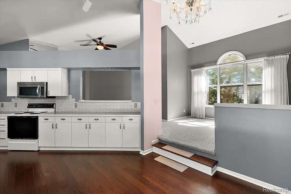 1918 Eagle Pointe Bloomfield Hills City, MI 48304