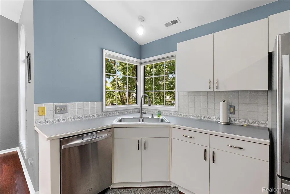 1918 Eagle Pointe Bloomfield Hills City, MI 48304