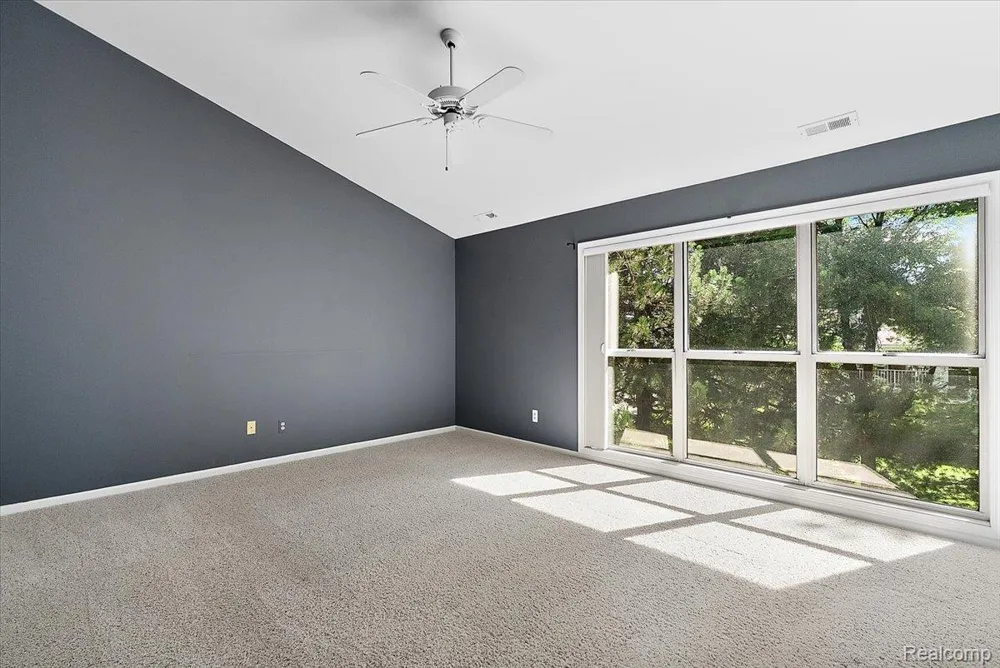 1918 Eagle Pointe Bloomfield Hills City, MI 48304
