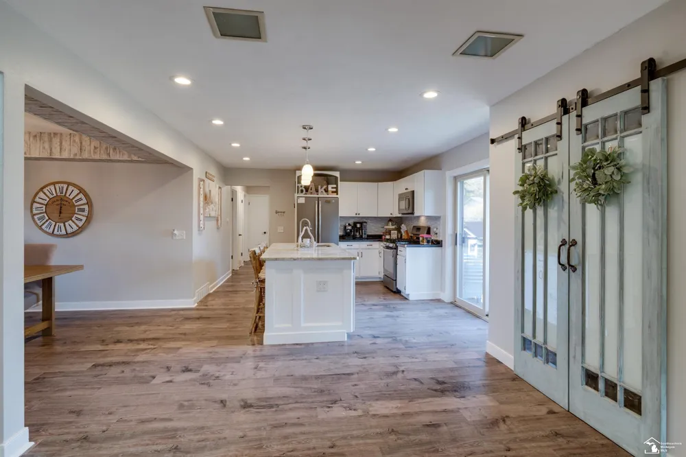 7558 Apache Trail Trail Bedford Township, MI 48182