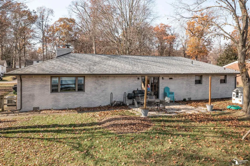 7558 Apache Trail Trail Bedford Township, MI 48182