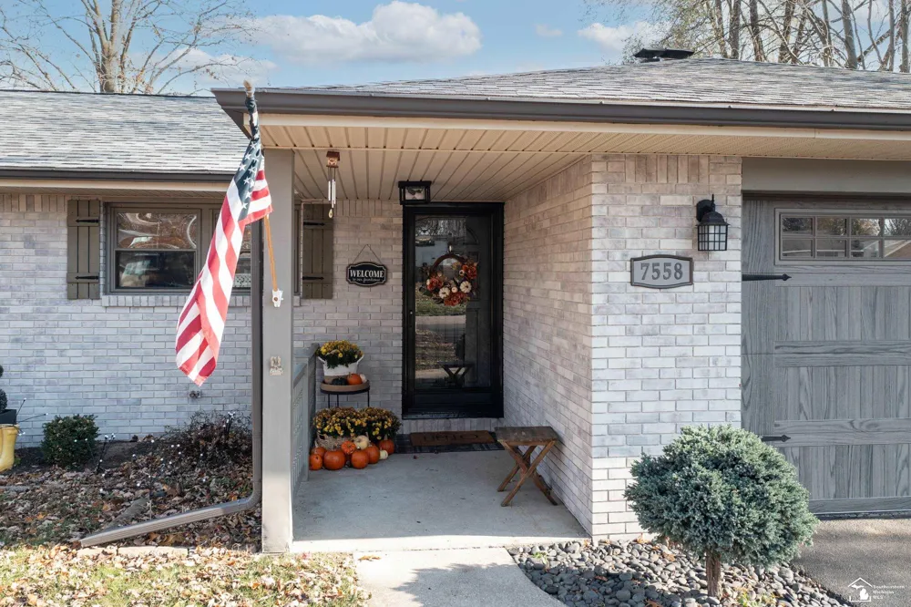 7558 Apache Trail Trail Bedford Township, MI 48182