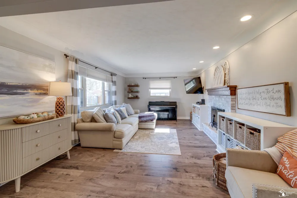 7558 Apache Trail Trail Bedford Township, MI 48182