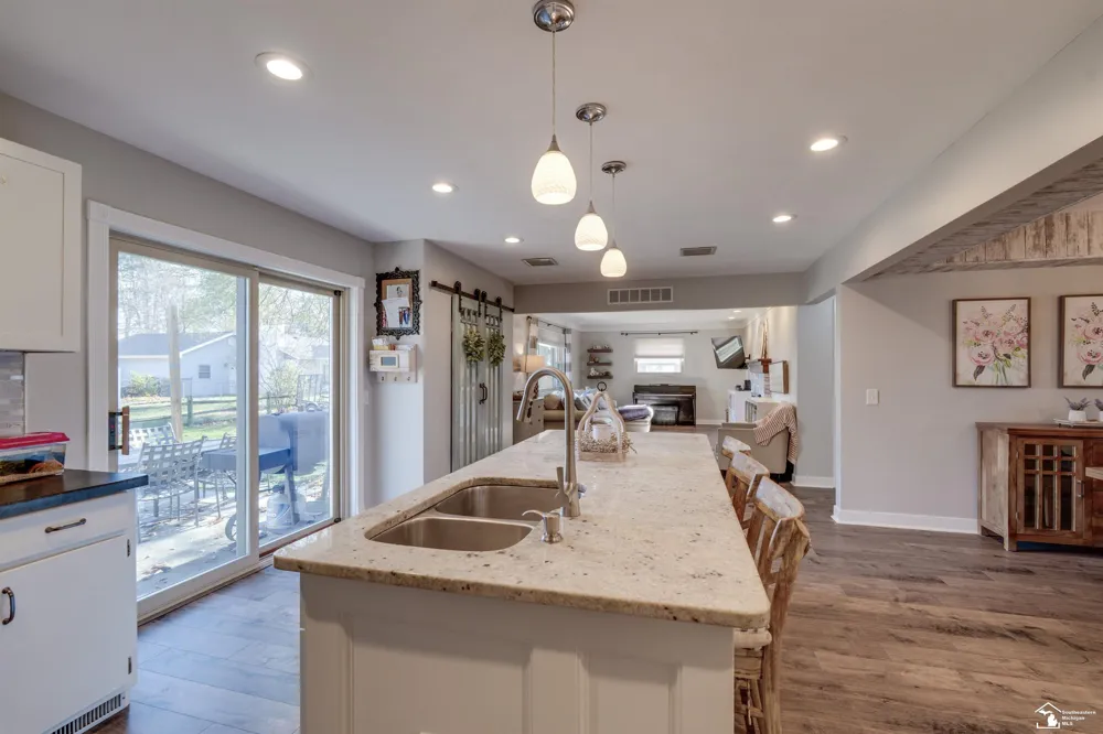 7558 Apache Trail Trail Bedford Township, MI 48182