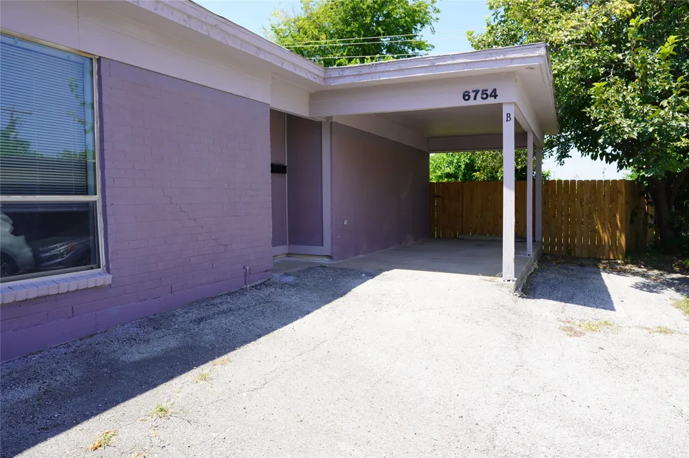 6754 Trail Lake Drive #B Fort Worth, TX 76133