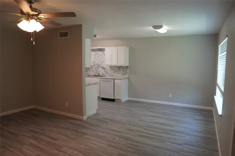6754 Trail Lake Drive #B Fort Worth, TX 76133