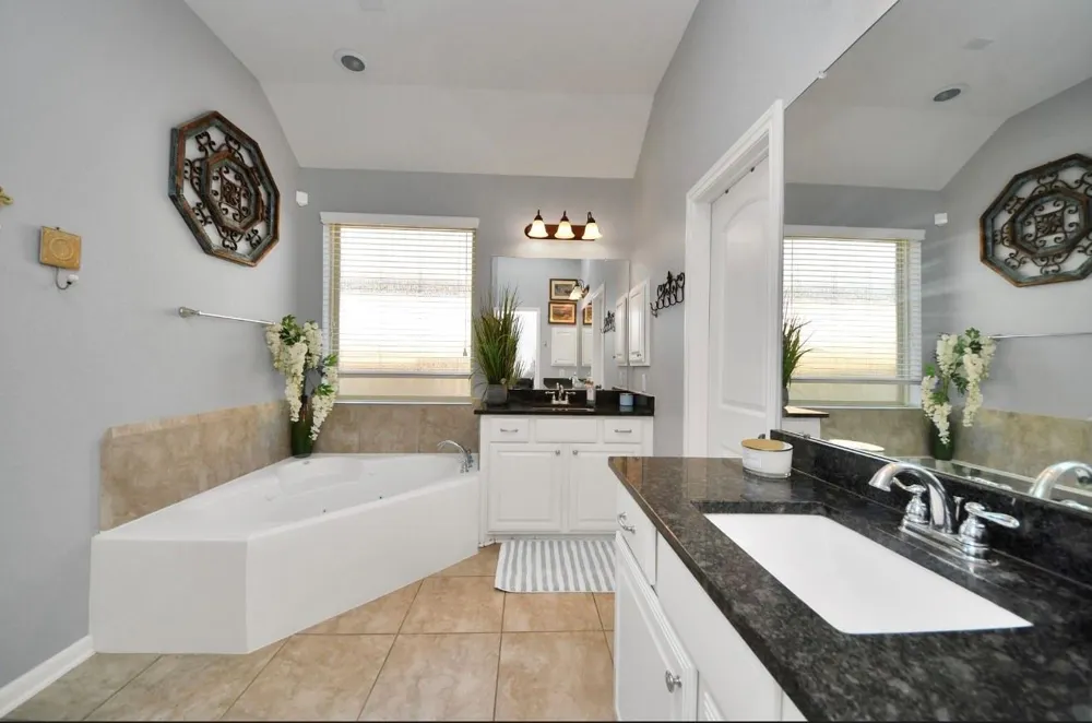 1622 Mahan Drive Richmond, TX 77406