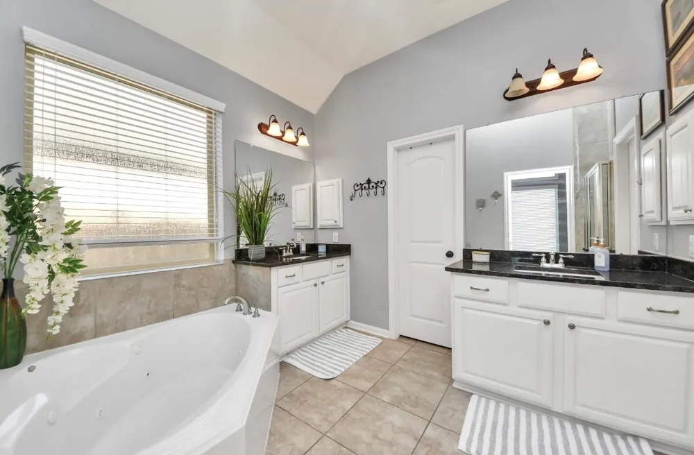1622 Mahan Drive Richmond, TX 77406