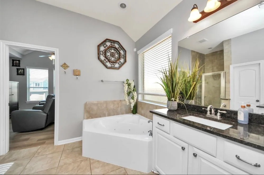 1622 Mahan Drive Richmond, TX 77406