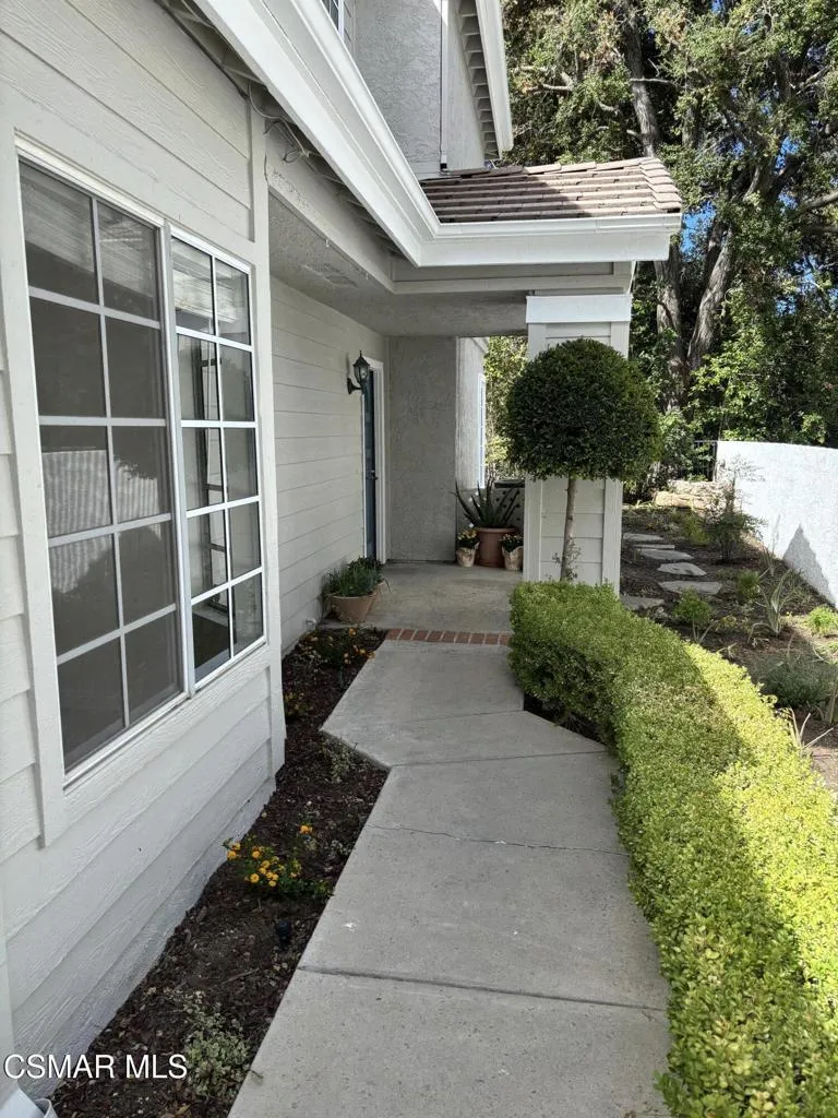5645 Tanner Ridge Avenue Thousand Oaks, CA 91362