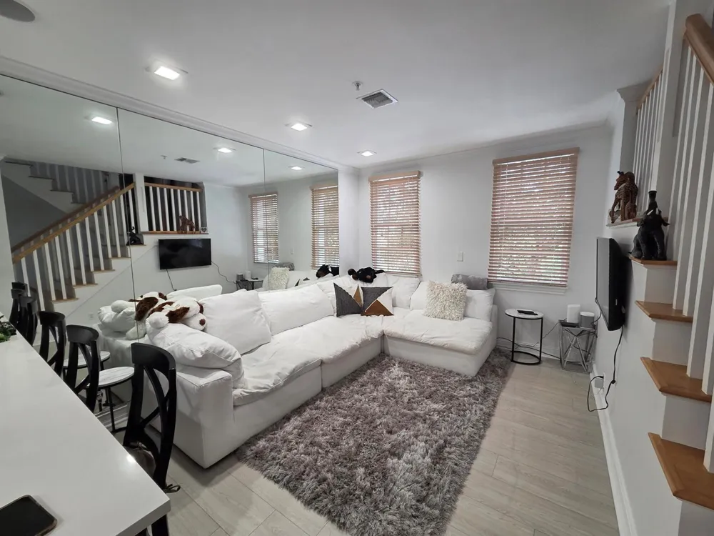 75 NE 5TH AVENUE #M Delray Beach, FL 33483