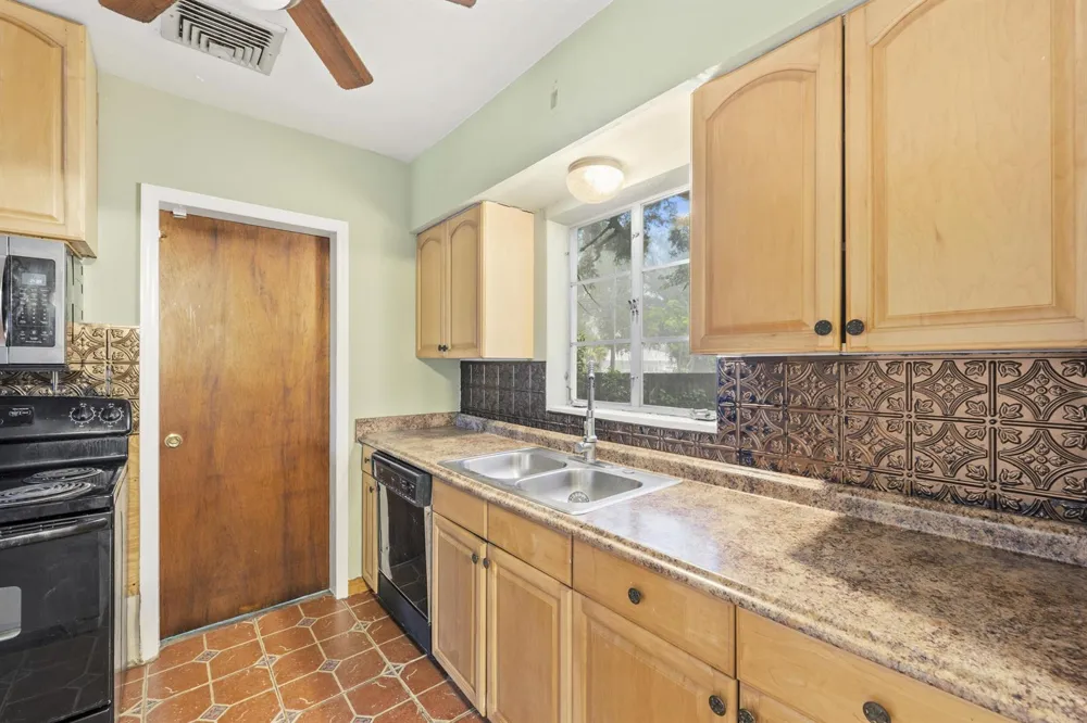 1054 Trinidad Avenue Fort Pierce, FL 34982
