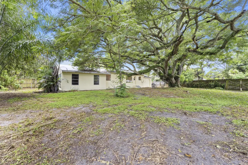 1054 Trinidad Avenue Fort Pierce, FL 34982