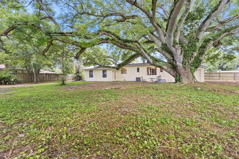 1054 Trinidad Avenue Fort Pierce, FL 34982