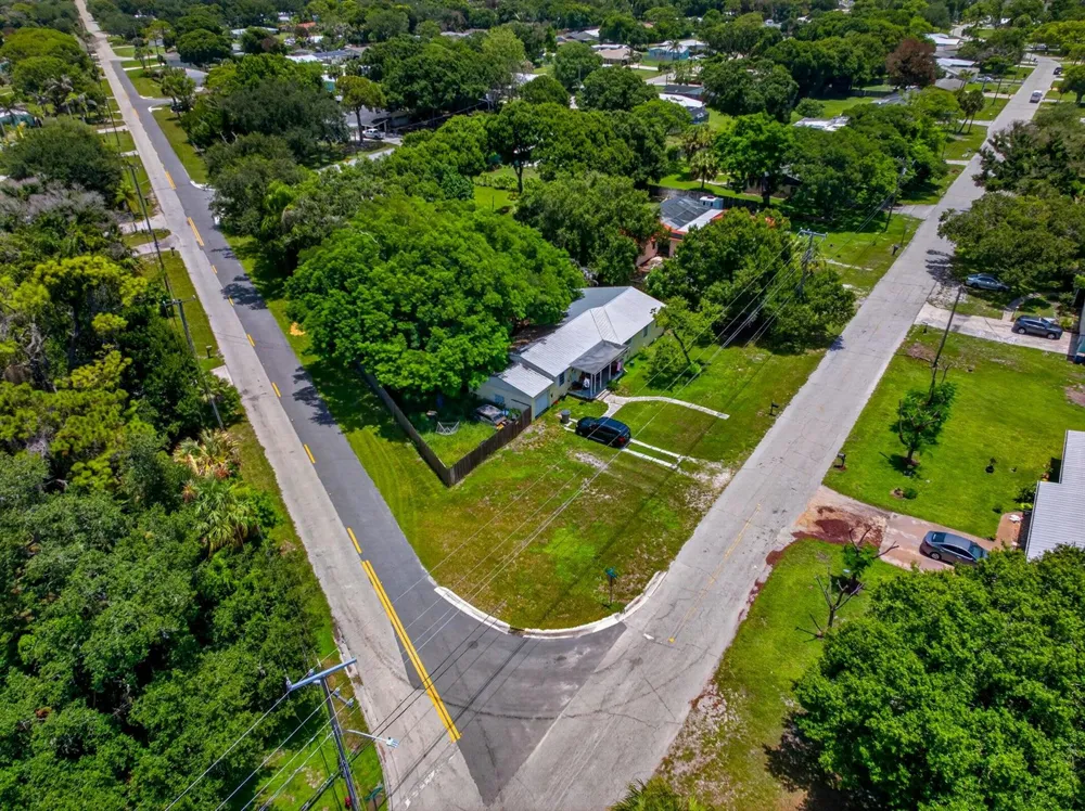 1054 Trinidad Avenue Fort Pierce, FL 34982