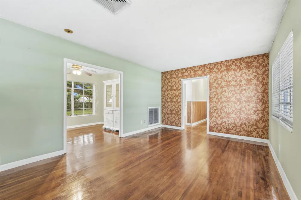 1054 Trinidad Avenue Fort Pierce, FL 34982