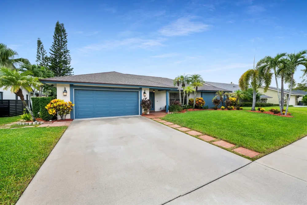 14358 BLACKBERRY DRIVE Wellington, FL 33414