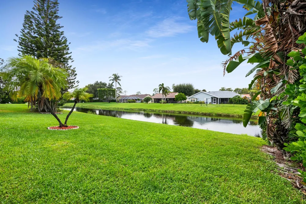 14358 BLACKBERRY DRIVE Wellington, FL 33414