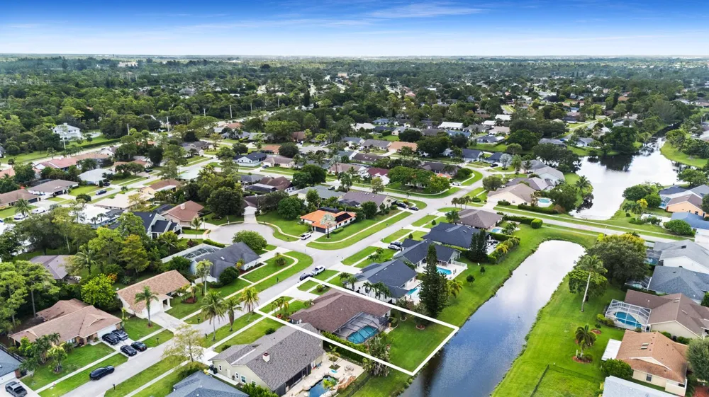 14358 BLACKBERRY DRIVE Wellington, FL 33414