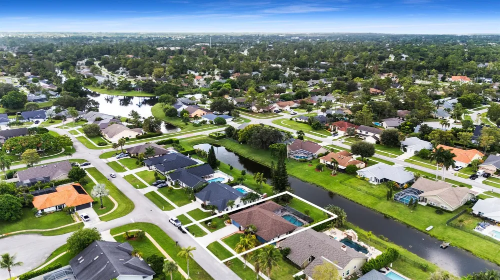 14358 BLACKBERRY DRIVE Wellington, FL 33414