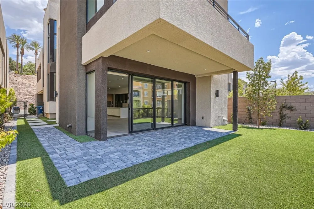 18 Promenade Isle Lane Henderson, NV 89011