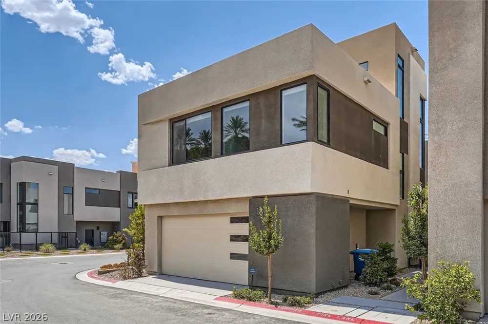 18 Promenade Isle Lane Henderson, NV 89011