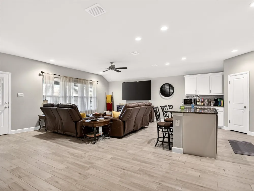 805 Alexandria Lane Joshua, TX 76058