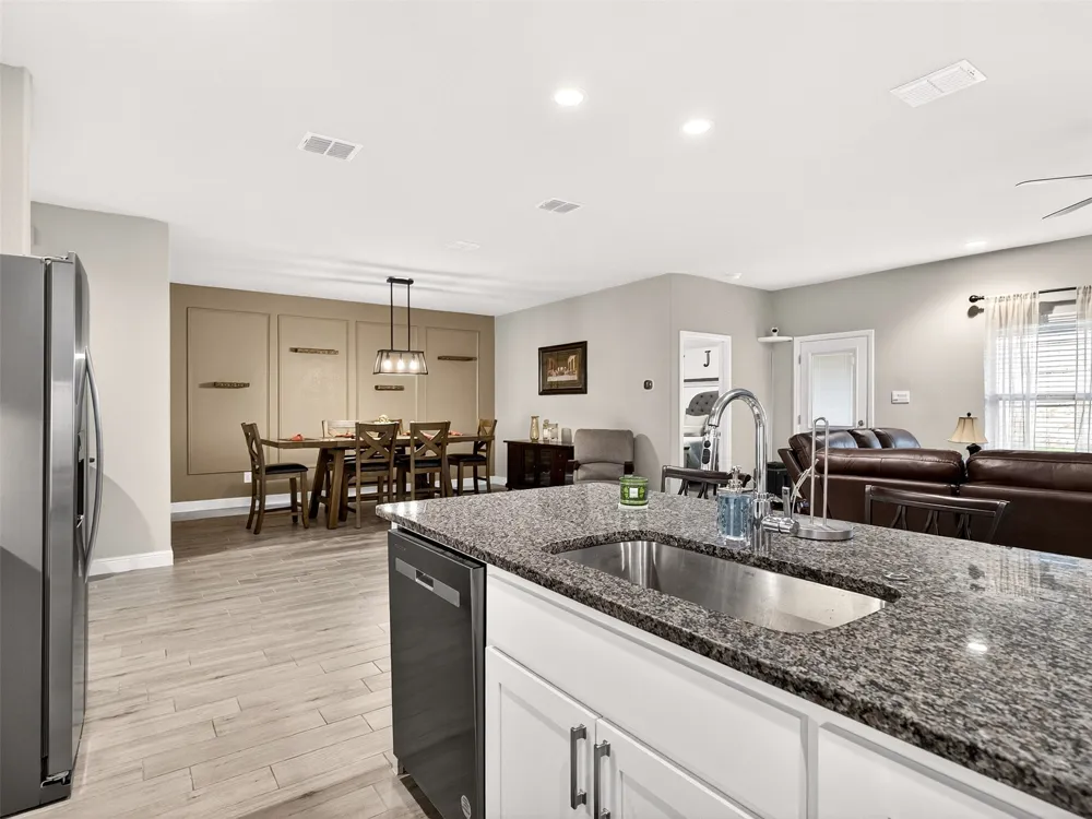 805 Alexandria Lane Joshua, TX 76058