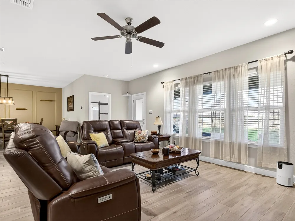 805 Alexandria Lane Joshua, TX 76058