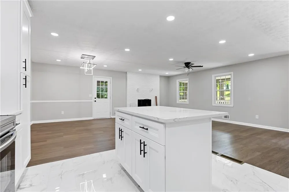353 Old Rosser Road Stone Mountain, GA 30087
