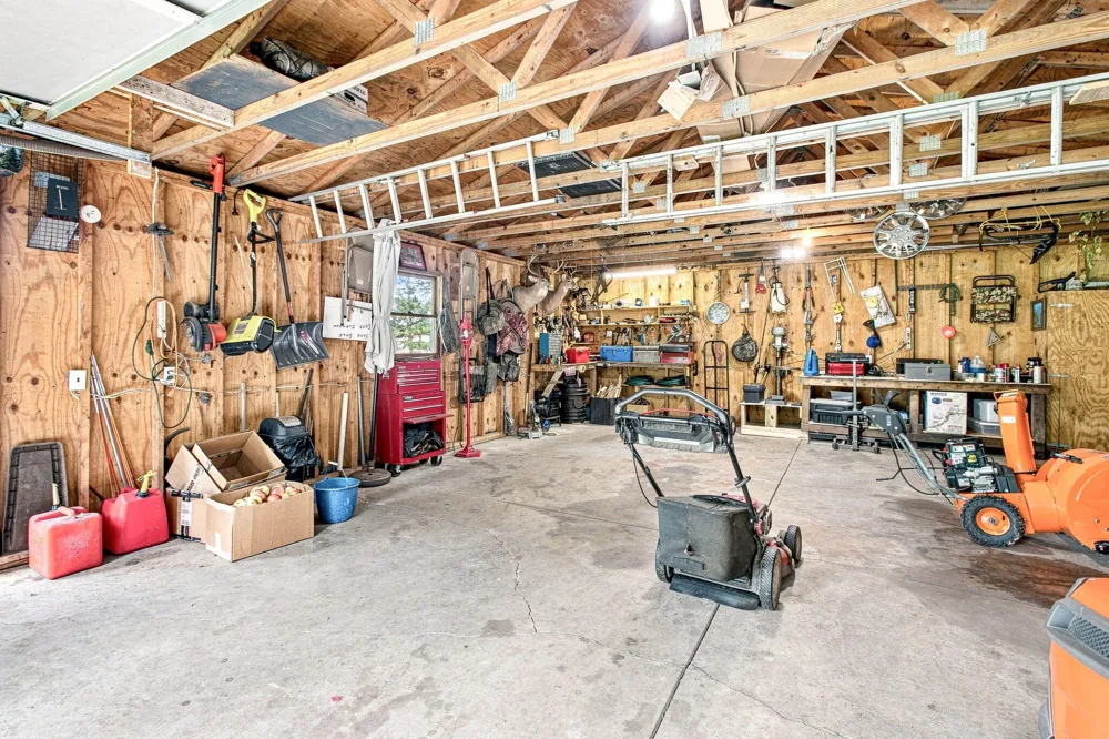 5609 Johnson Road Coloma, MI 49038