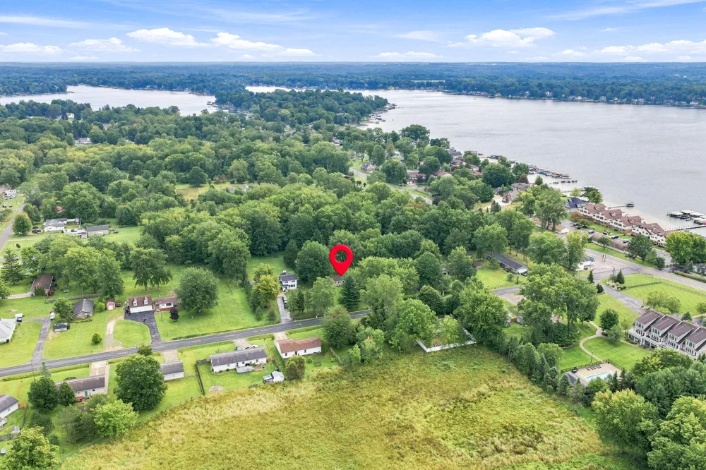 5609 Johnson Road Coloma, MI 49038