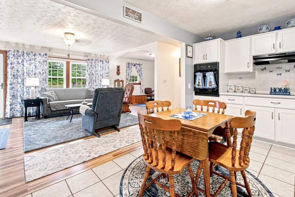 5609 Johnson Road Coloma, MI 49038