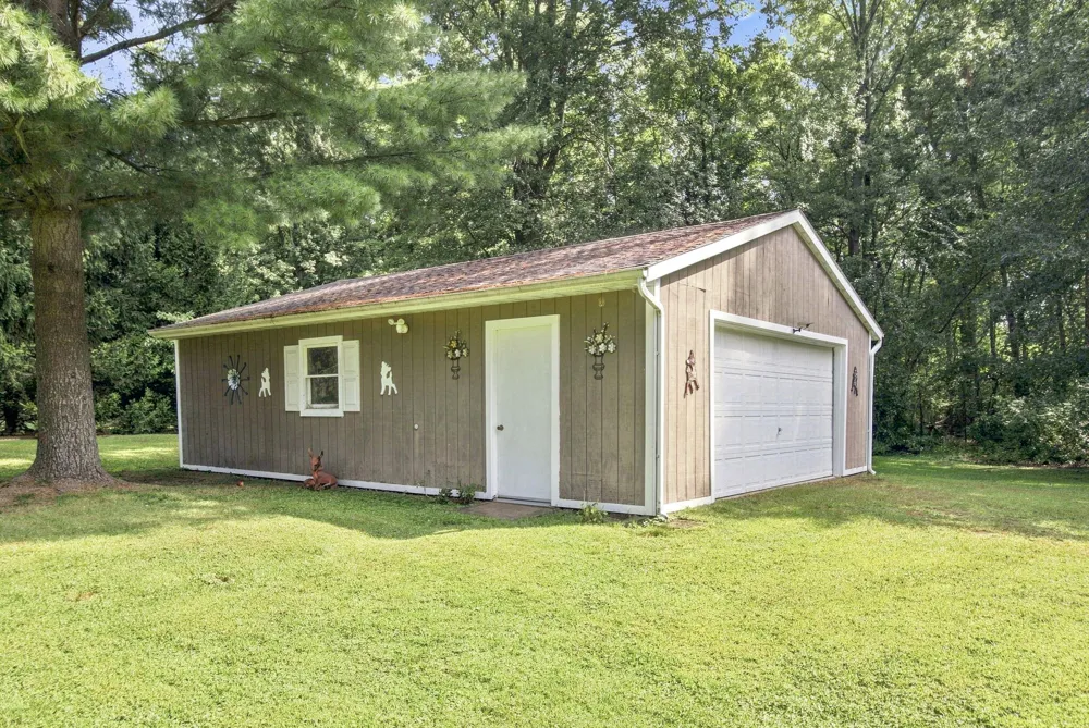 5609 Johnson Road Coloma, MI 49038
